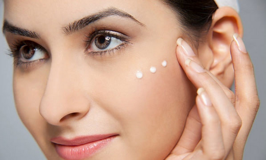 Cách sử dụng kem dưỡng cho da dầu và mụn Clean Face Oil Free Control